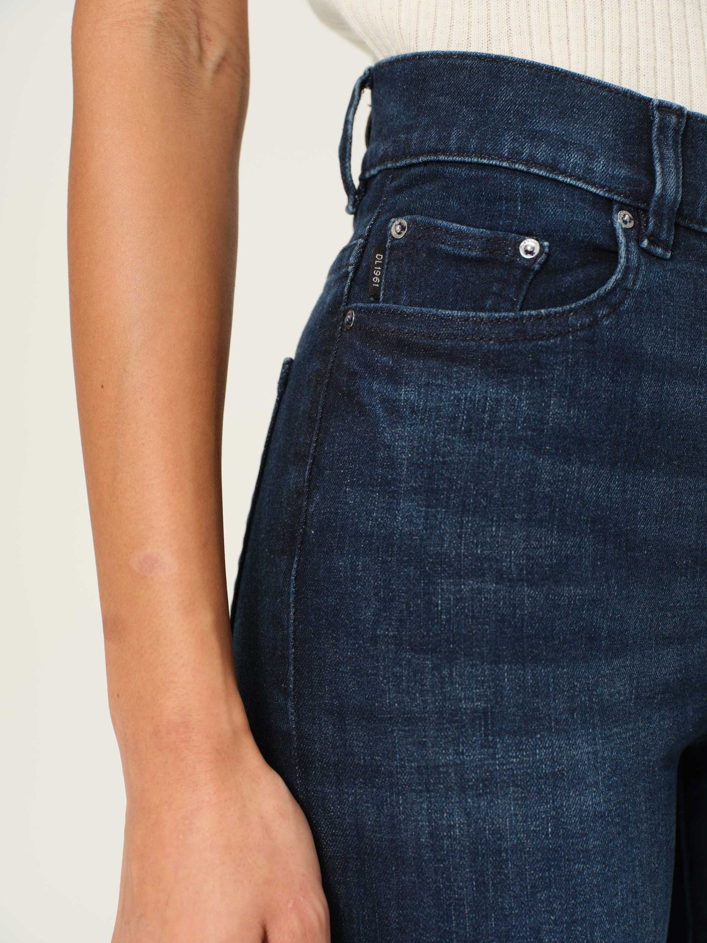 Halle Slim Straight Jean