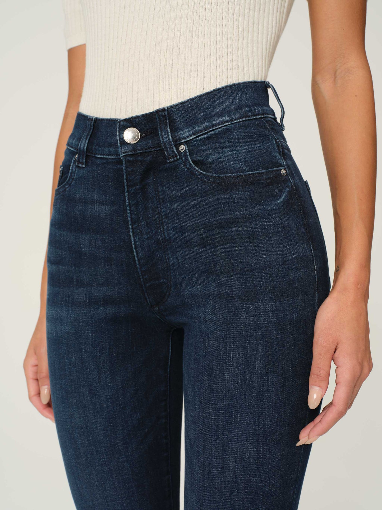 Halle Slim Straight Jean